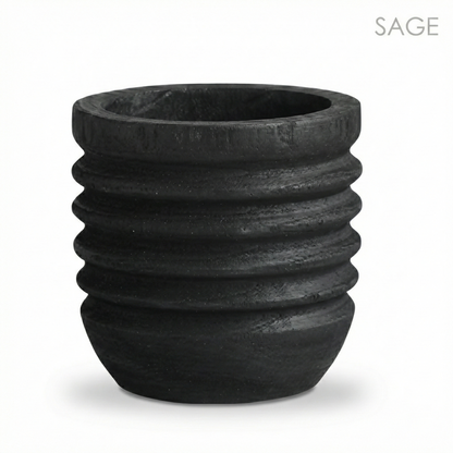 The Threaded Noir Vessel